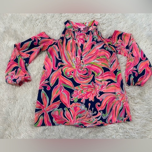 Lilly Pulitzer Tops - Lilly Pulitzer Sunny Shoulder Elsa Top - Size XS
